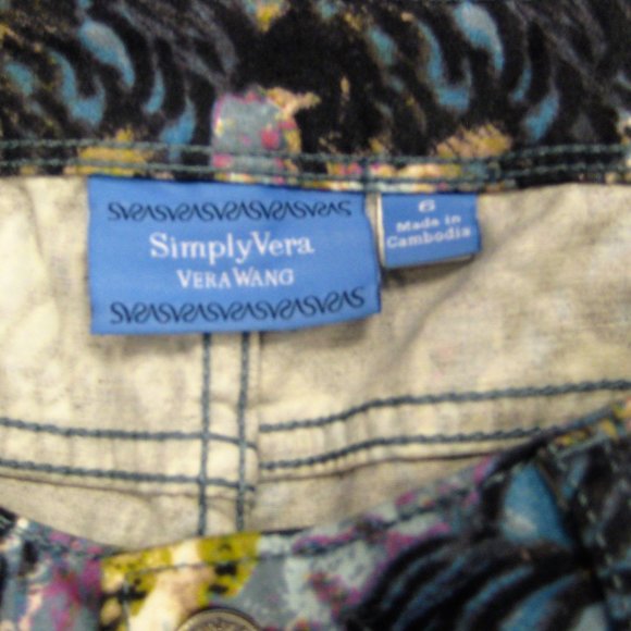**SOLD**Simply Vera by Vera Wang Pattern Jeans - Picture 4 of 7